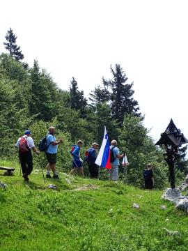 Pohod h  partizanskemu grobu na Kališču
